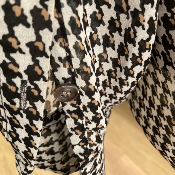 Vince Camuto Sheer Houndstooth Blouse medium button down career black neutral M - Picture 3 of 12